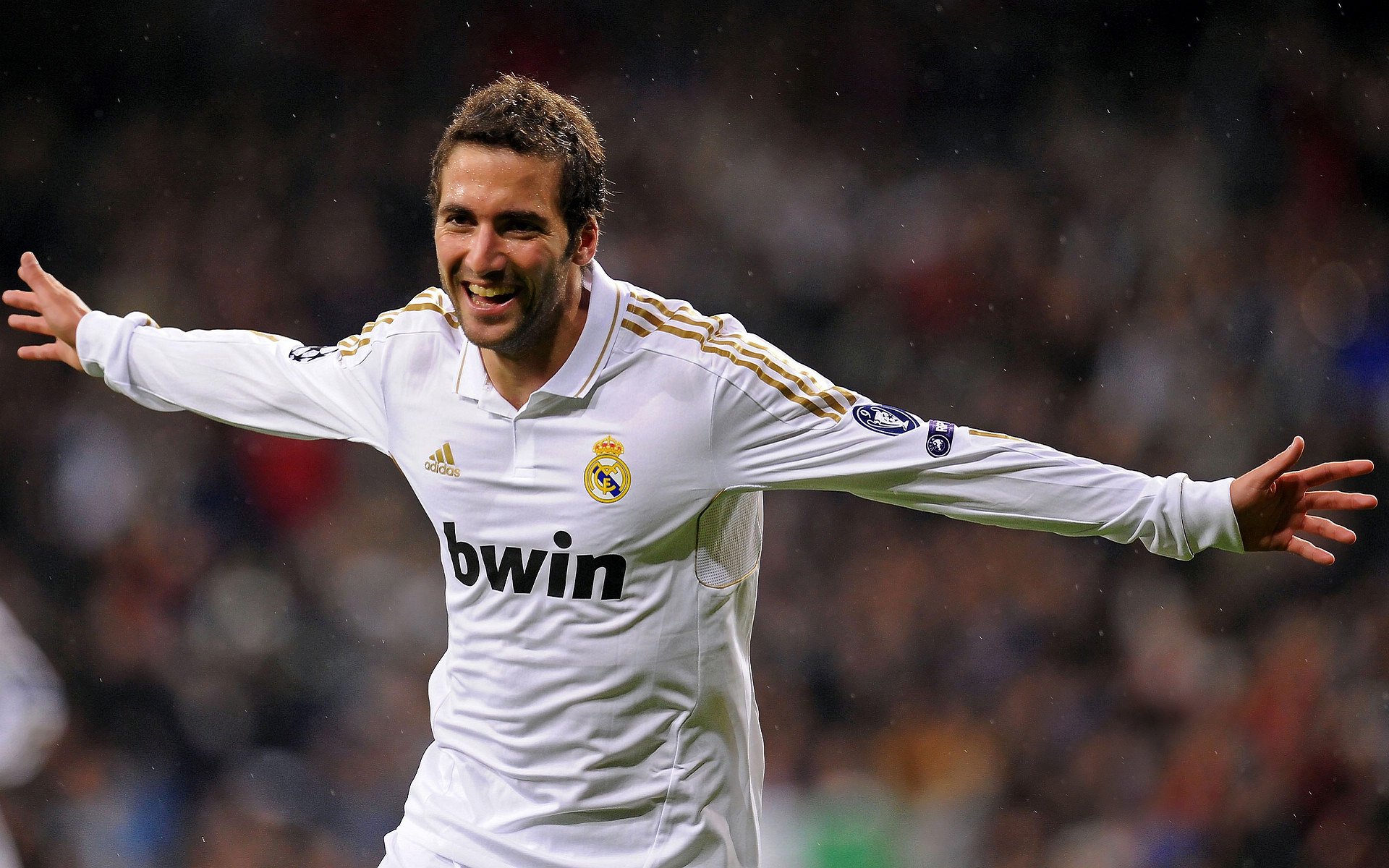 柏林赫塔克服困难,球队士气回升,柏林赫塔转入球员